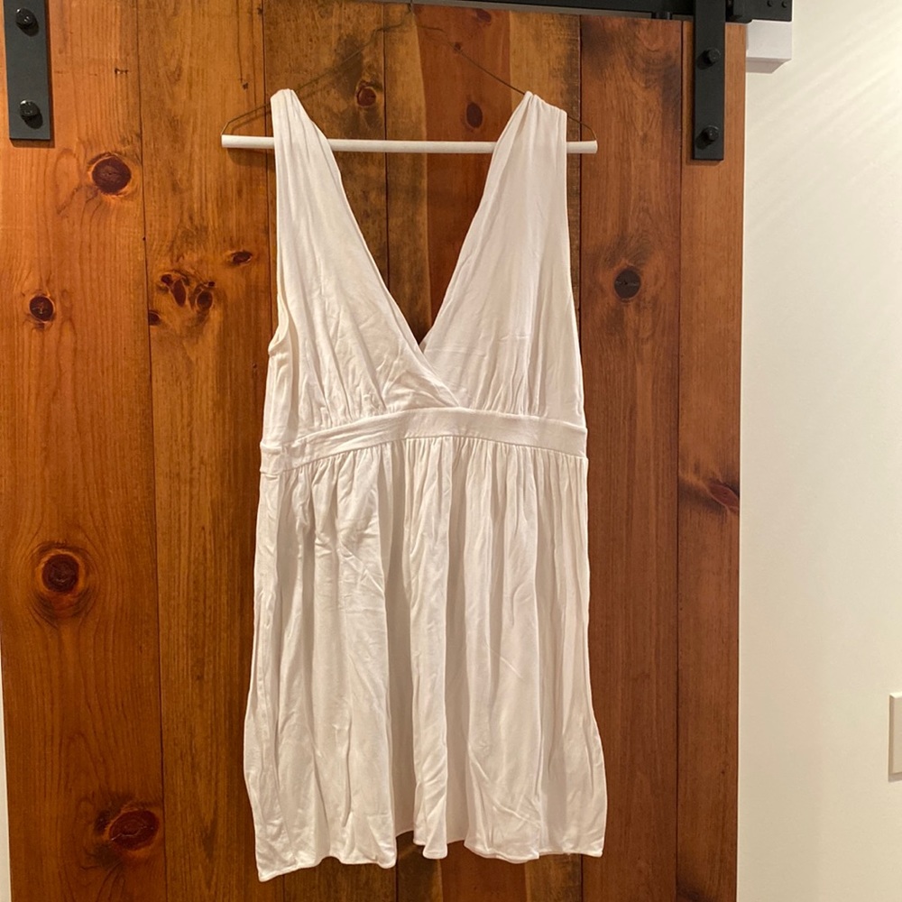 Banana Republic flowy v-neck stretchy tank top, Size L
